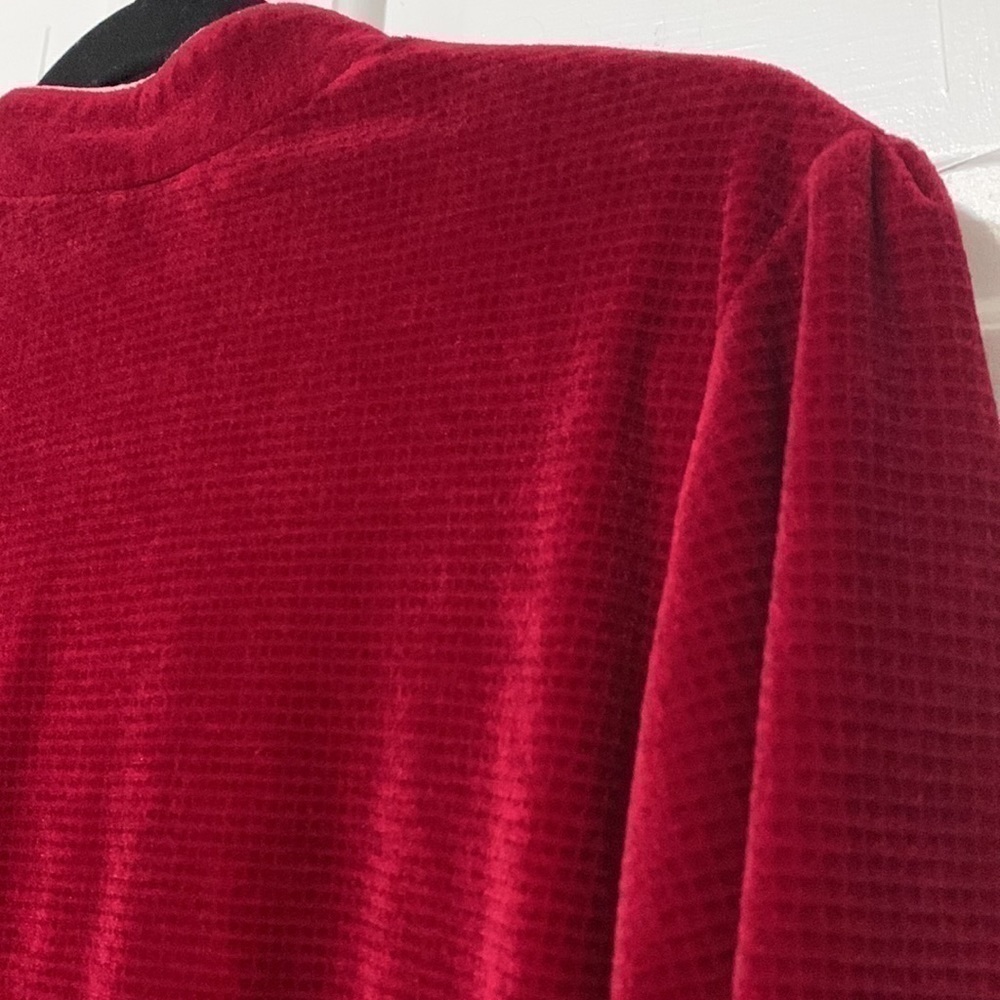 Vintage Heather Collection burgundy housecoat - Picture 11 of 14